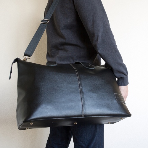 Кожаная дорожная сумка, черная Carlo Gattini 4002-01